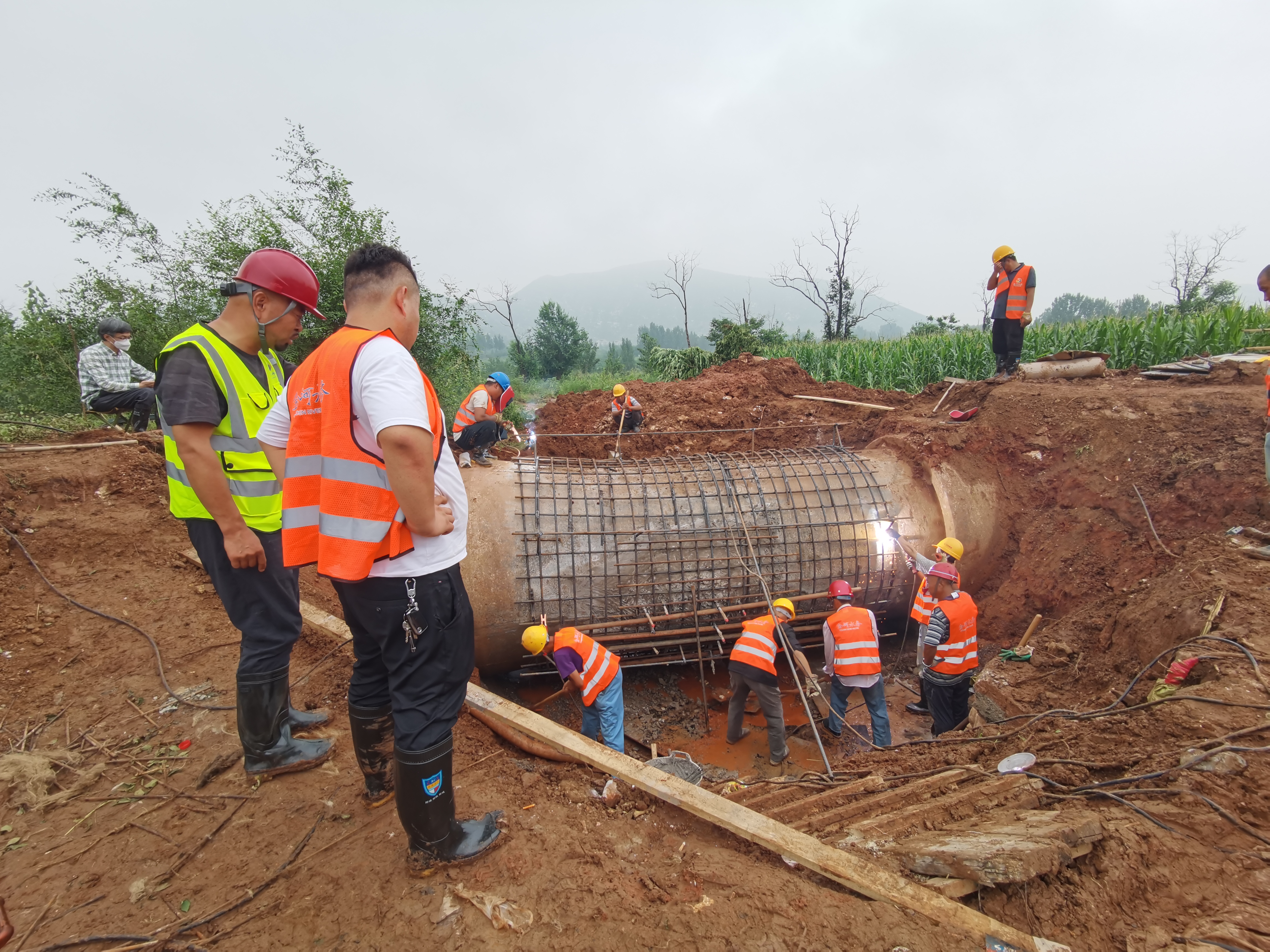 战洪峰 堵漏点 保供水 安博网页版在线登录打赢60小时抢险攻坚战